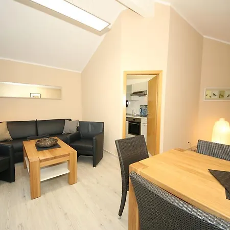 Mit Meerblick: Seaside Retreat With Ahoi Access * Goehren (Ruegen)
