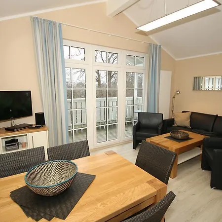 Mit Meerblick: Seaside Retreat With Ahoi Access Goehren (Ruegen)
