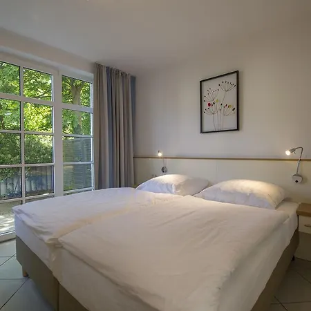 Mit Meerblick: Seaside Retreat With Ahoi Access Goehren (Ruegen)